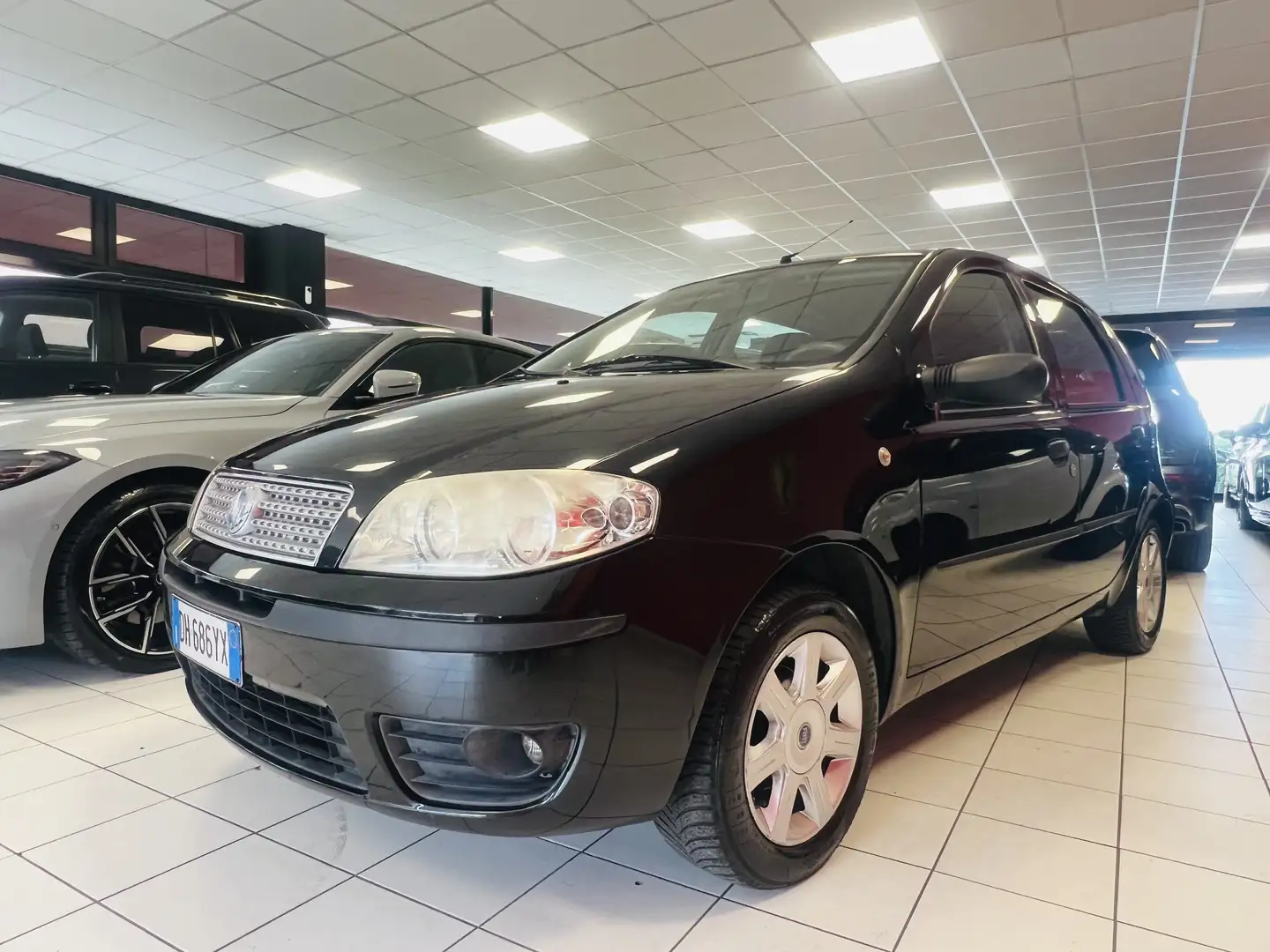 Fiat Punto 5p 1.2 natural p. Distribuzione /Bombole eseguite Noir - 1