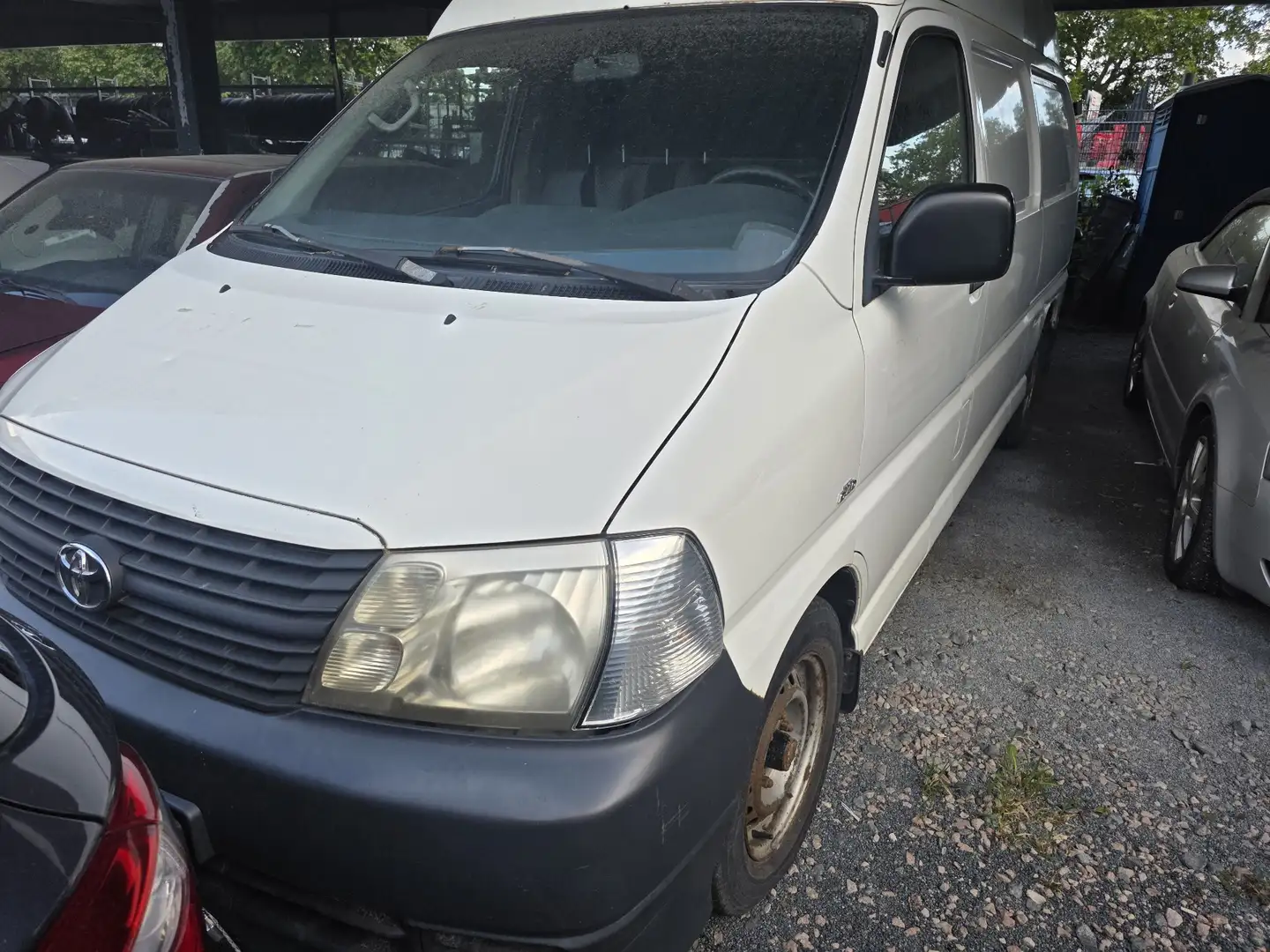 Toyota Hiace D-4D - 1