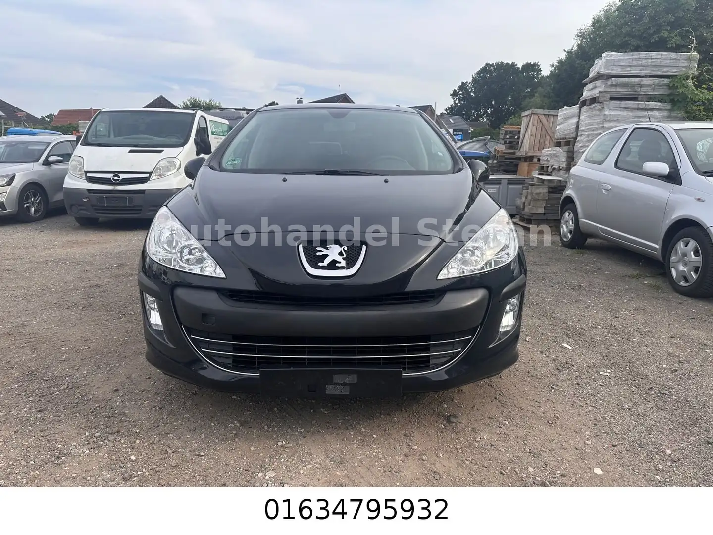 Peugeot 308 Tendance Grau - 2