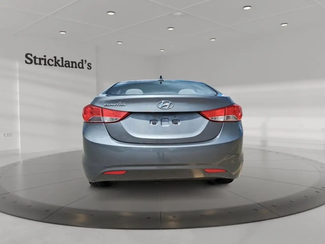 Hyundai ELANTRA снимка Hyundai ELANTRA