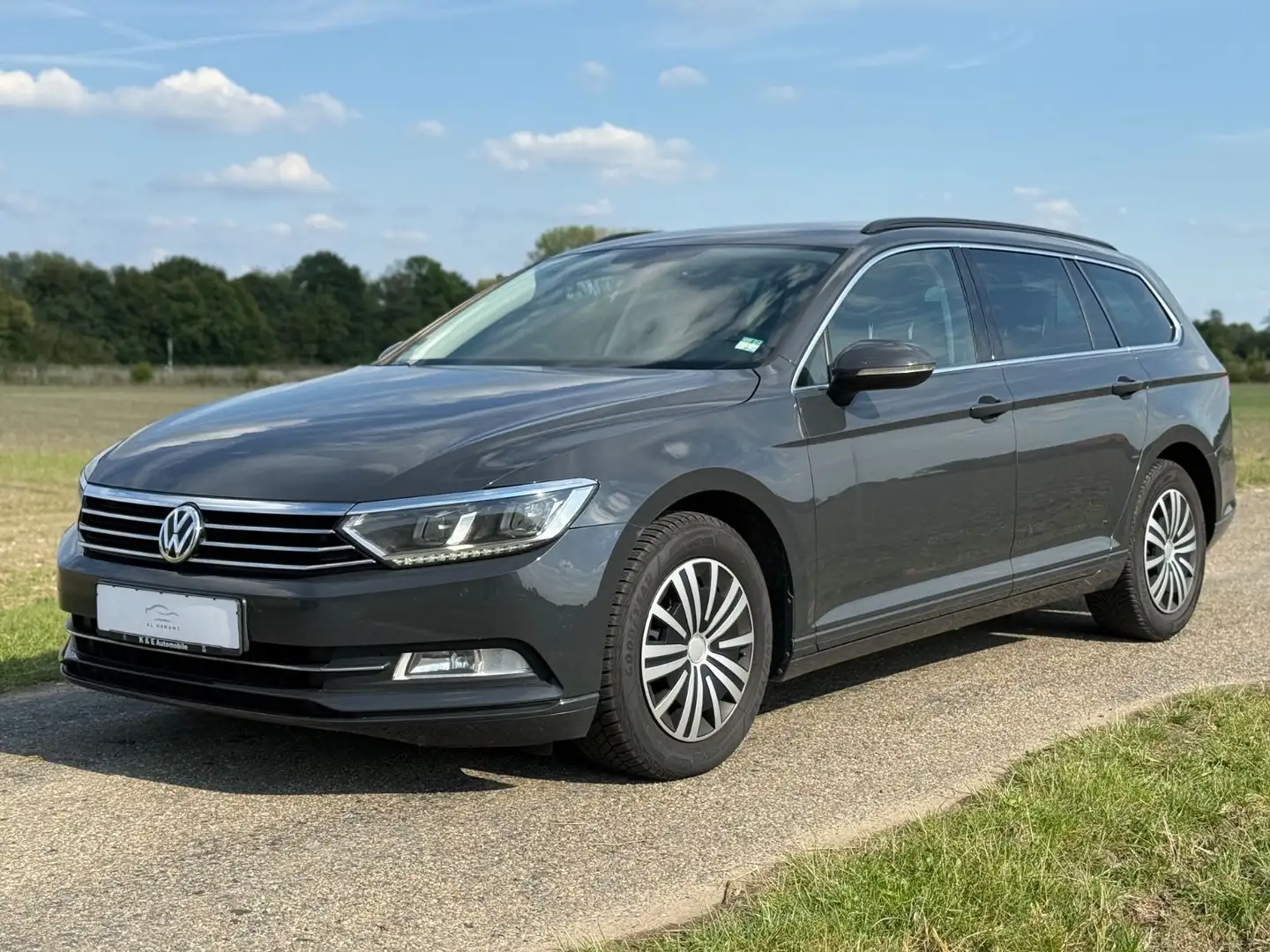 Volkswagen Passat Variant 2.0 TDI / ACC / Scheckheft Grau - 1