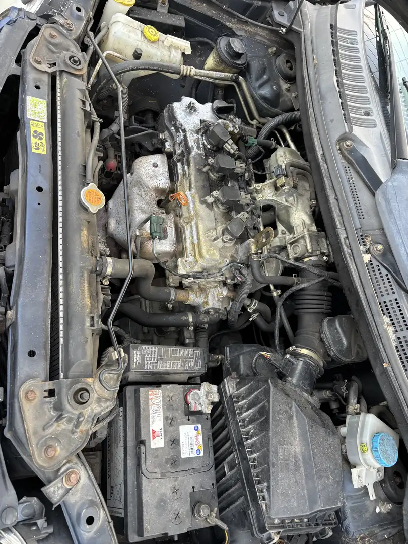 Nissan Almera Tino tekna - 1