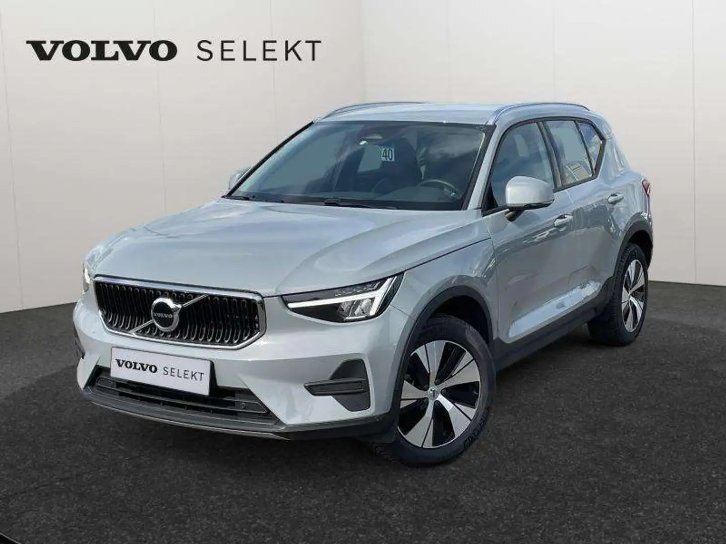 Volvo XC40 B3 Core / Essence Gris - 1