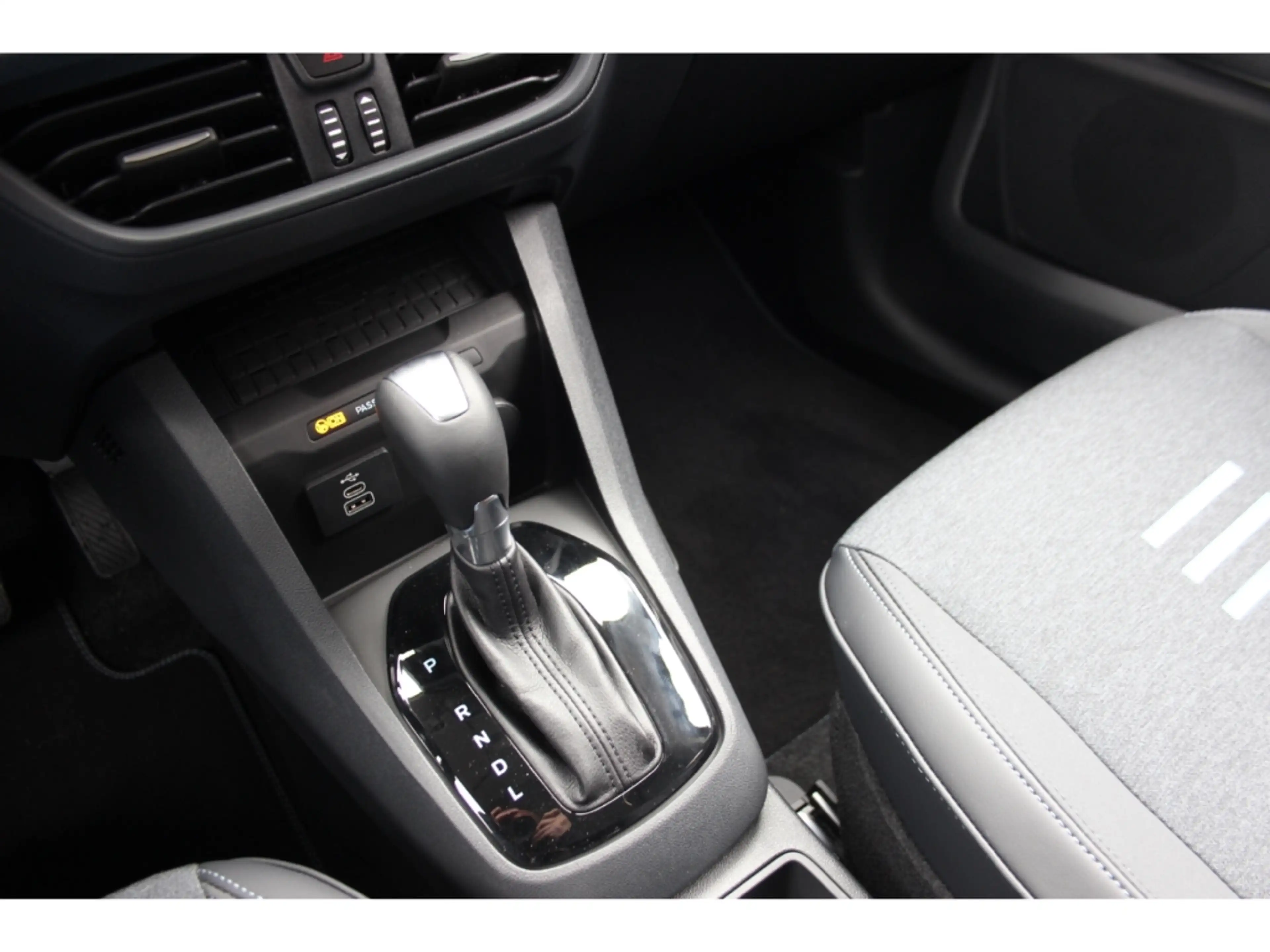 Ford Tourneo Courier 1.0 Active Navi Kamera — photo 11