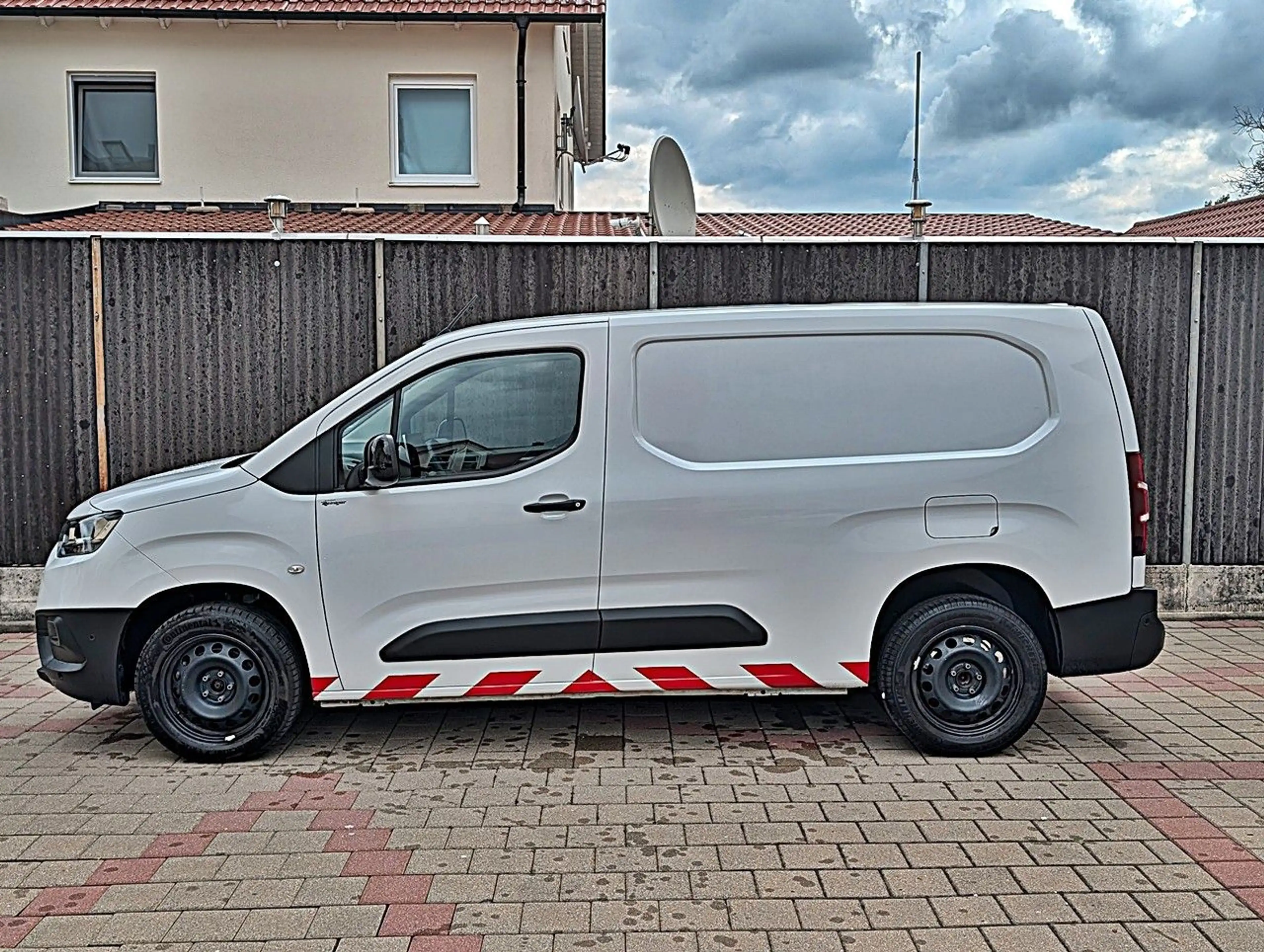 Toyota Proace City L2 Meister *NAVI/PDC/Relax-GARANTIE* — photo 3