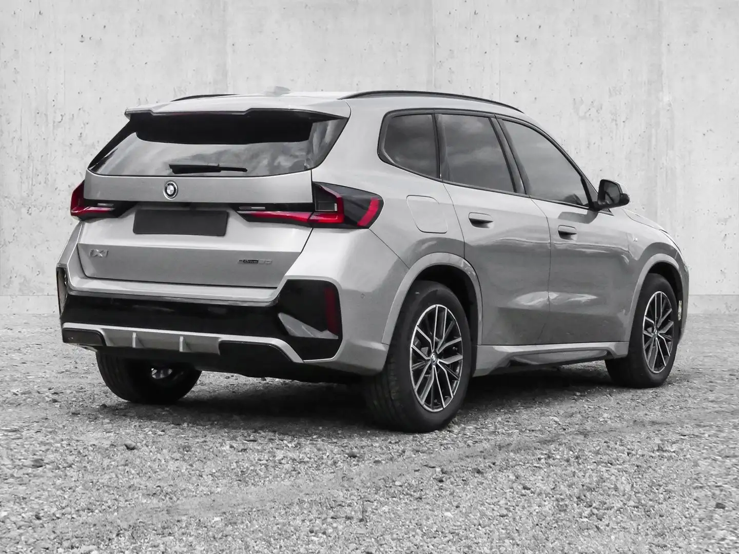 BMW iX1 eDrive20 M Sport HUD ACC 360°KAM RFK NAVI Grijs - 2