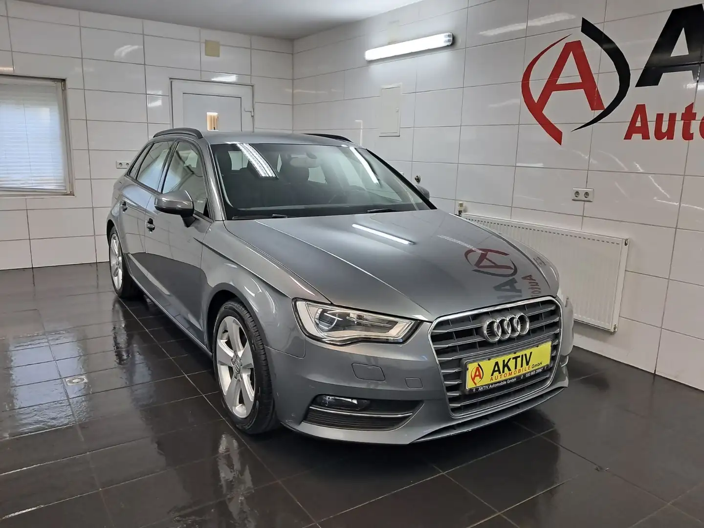 Audi A3 Sportback 2.0 TDI ambition*Automatik*Navi* Grau - 1