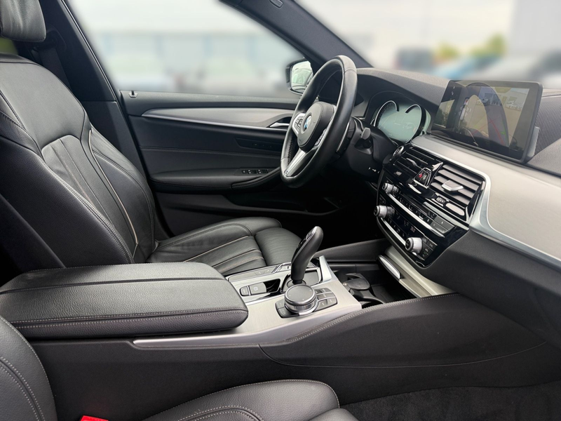 BMW 550 5 Touring d xDrive — photo 14