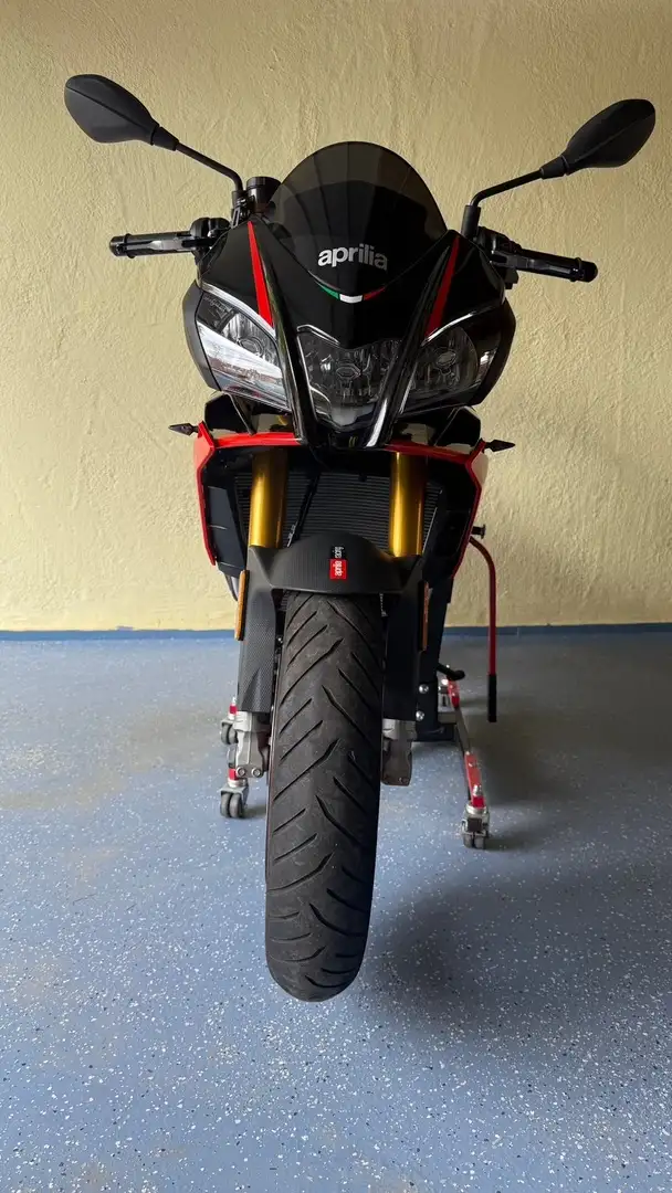 Aprilia Tuono V4 1100 Factory - 2