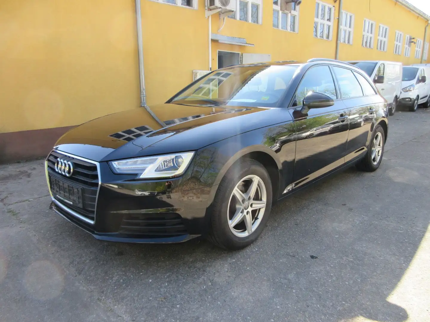 Audi A4 Nr.5 Avant 30 TDI S-Tronik 1.Hd 9.244,-Netto Schwarz - 1