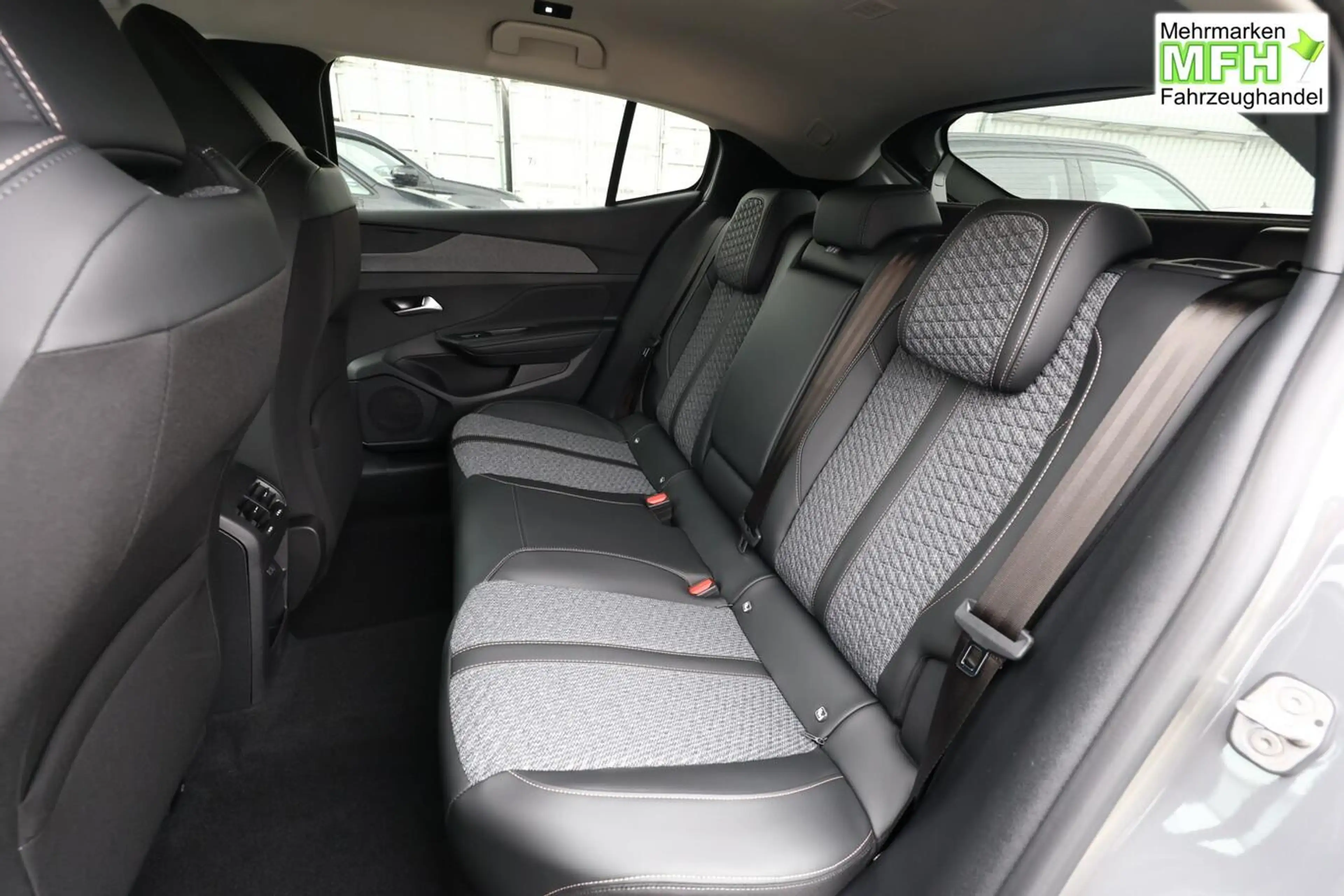 Peugeot 408 Allure Hybrid FACEL. 360° ACC Nav Alarm Keyl 10... — photo 9