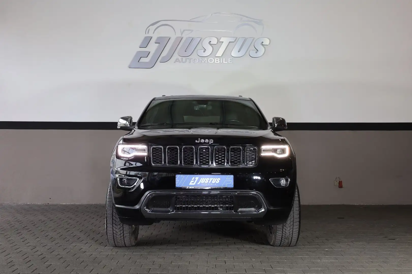 Jeep Grand Cherokee 5.7 V8 Limited/BRCGAS/PANO/R20 Negru - 2