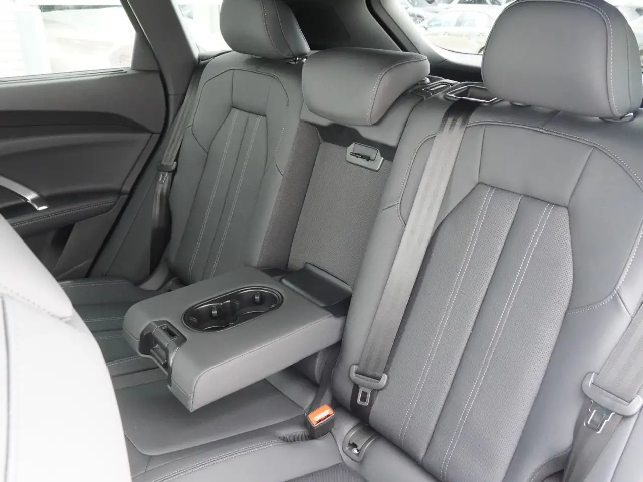 Audi Q5 снимка Audi Q5