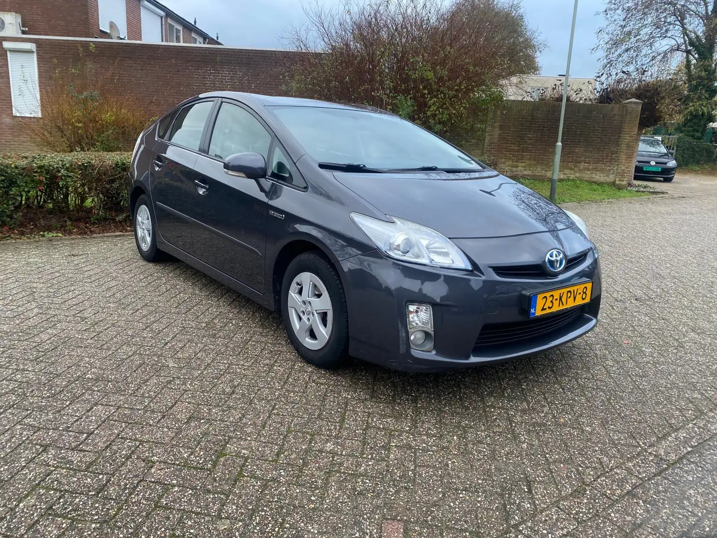 Toyota Prius 1.8 Comfort Gris - 2