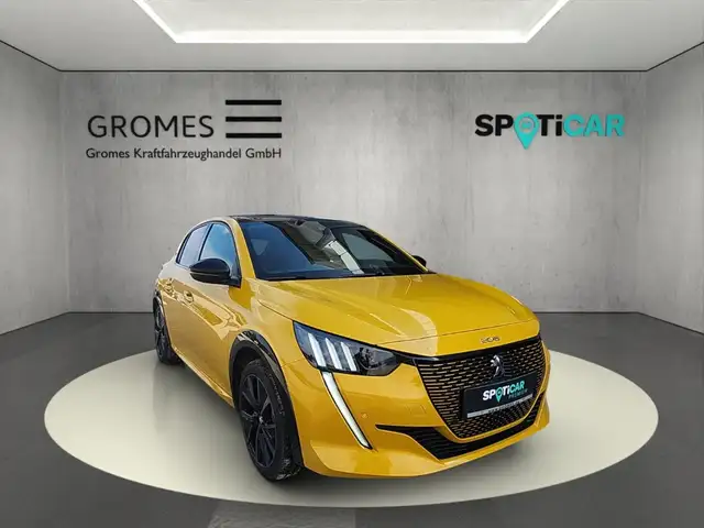 Peugeot 208 main image