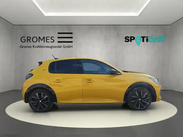 Peugeot 208 view 2