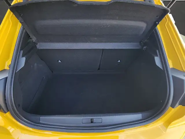 Peugeot 208 view 7