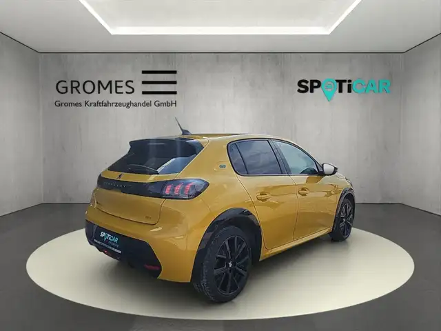 Peugeot 208 view 3