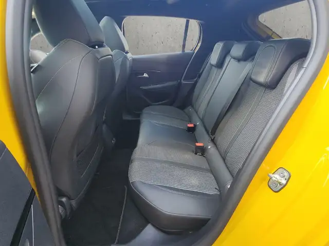 Peugeot 208 view 8