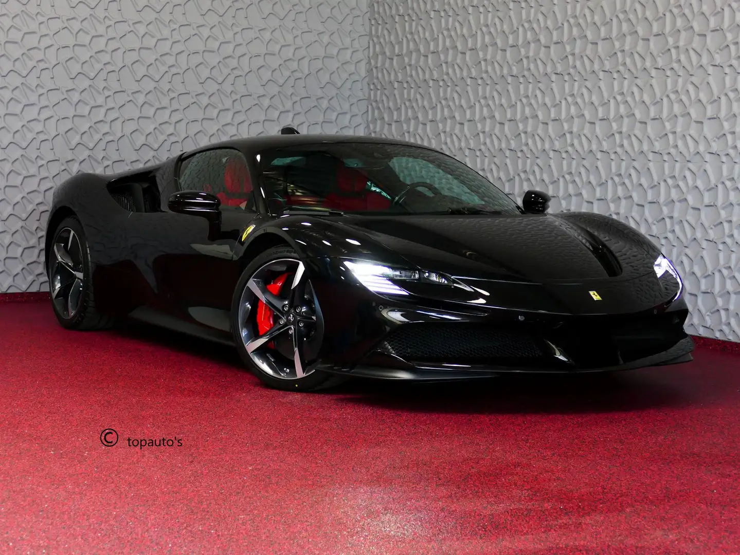 Ferrari SF90 Stradale 4.0 V8 1000 PK PHEV CARBON SEATS/STUUR LIFT CARPLA Zwart - 1