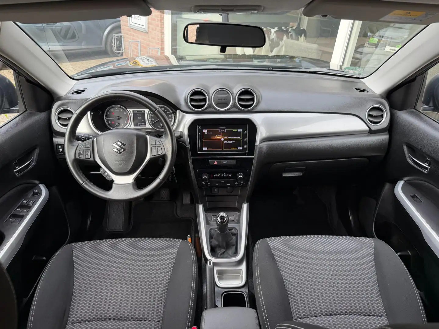 Suzuki Vitara 1.6 Exclusive I Trekhaak I Camera I Stoelverwarmin Zwart - 2
