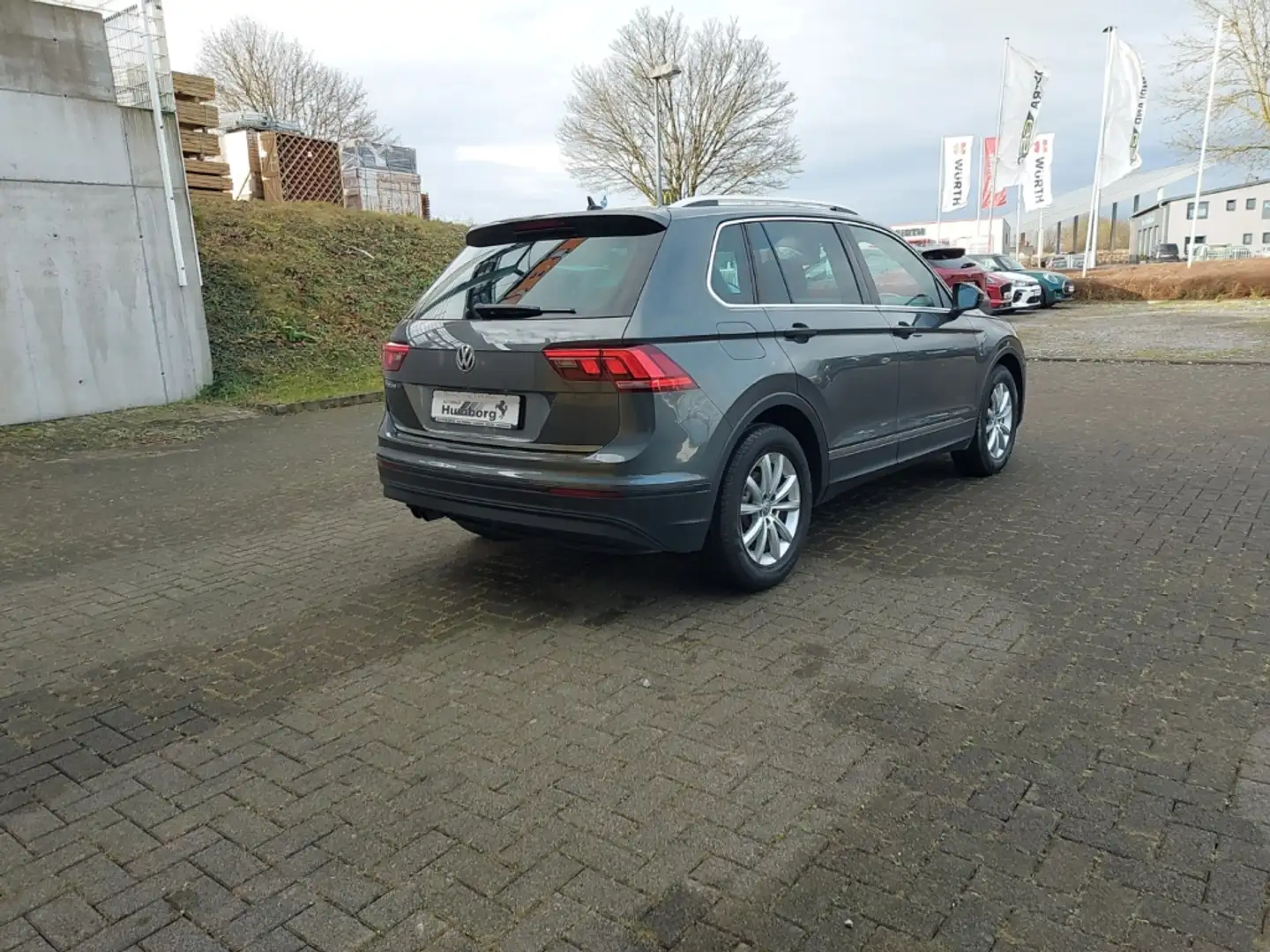 Volkswagen Tiguan 1.4 TSI BMT Join/SHZ/Navi/Allwetter Grijs - 2