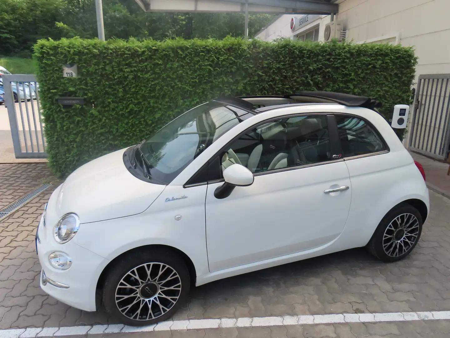 Fiat 500C 1,0 Mild Hybrid Dolcevita Weiß - 1