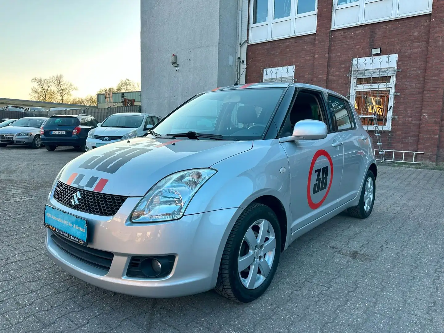 Suzuki Swift Lim. Snow Silber - 2