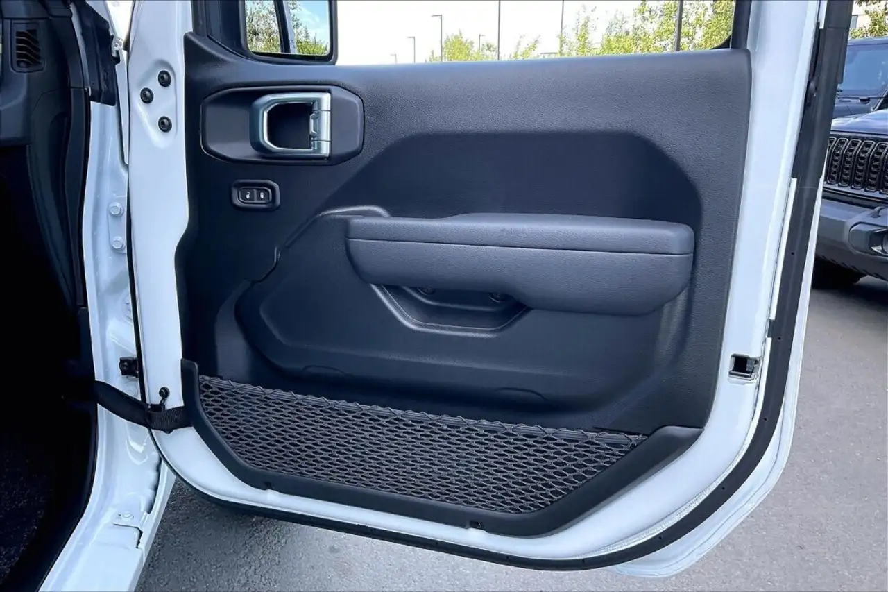 Jeep Gladiator photo Jeep Gladiator