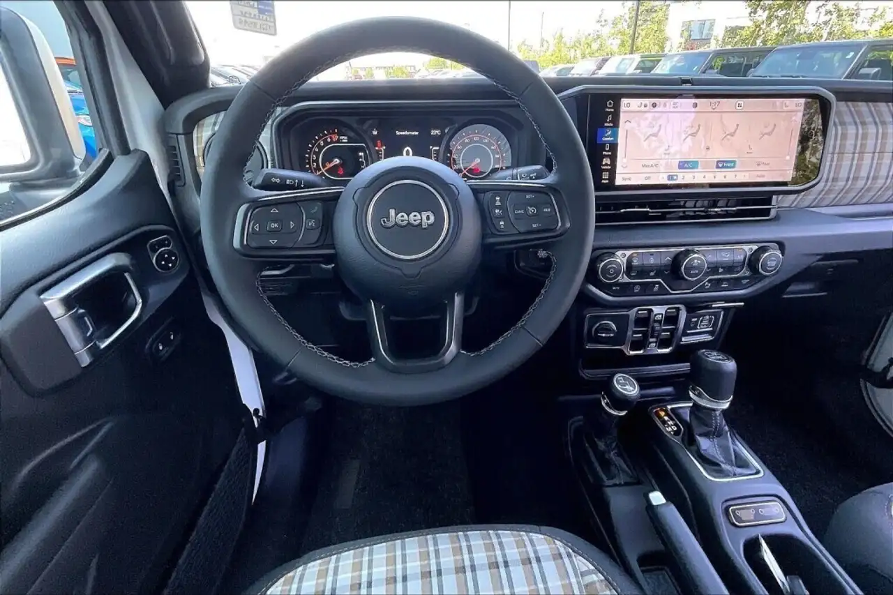Jeep Gladiator photo Jeep Gladiator