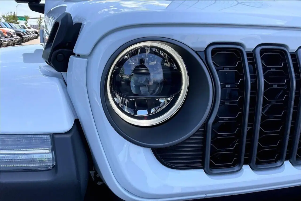 Jeep Gladiator photo Jeep Gladiator