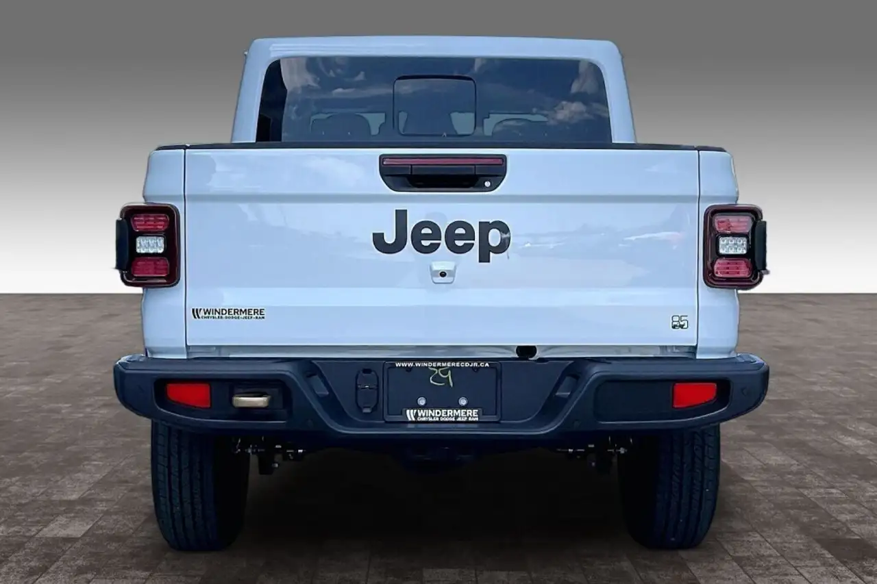 Jeep Gladiator photo Jeep Gladiator