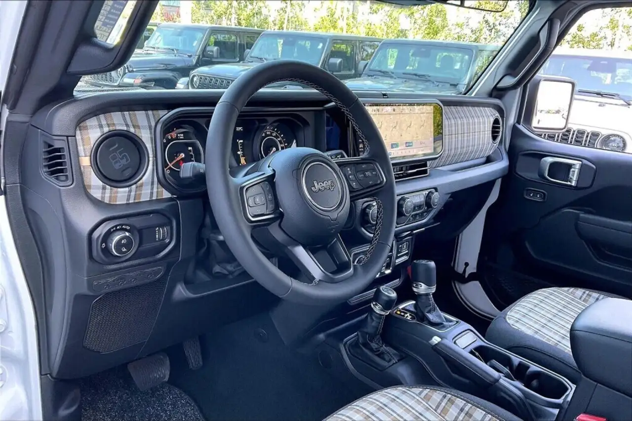 Jeep Gladiator photo Jeep Gladiator