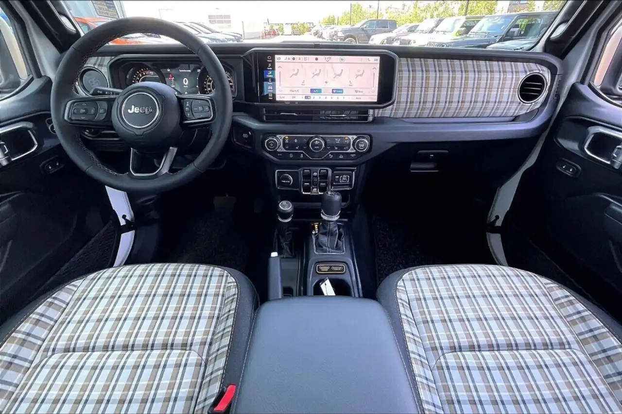 Jeep Gladiator photo Jeep Gladiator