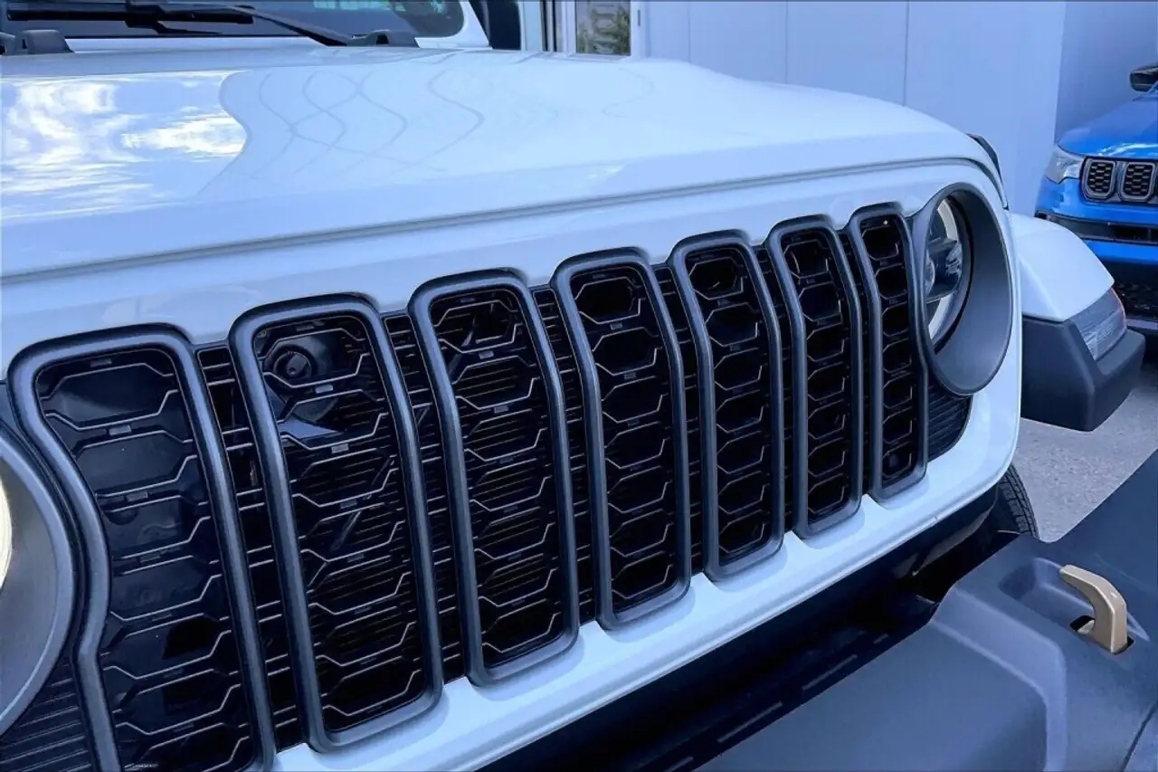 Jeep Gladiator photo Jeep Gladiator