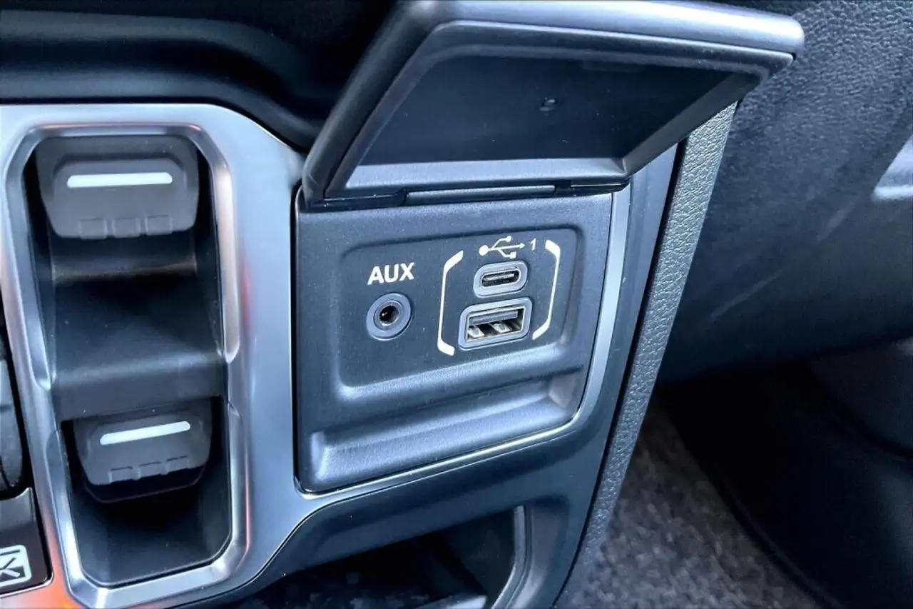Jeep Gladiator photo Jeep Gladiator