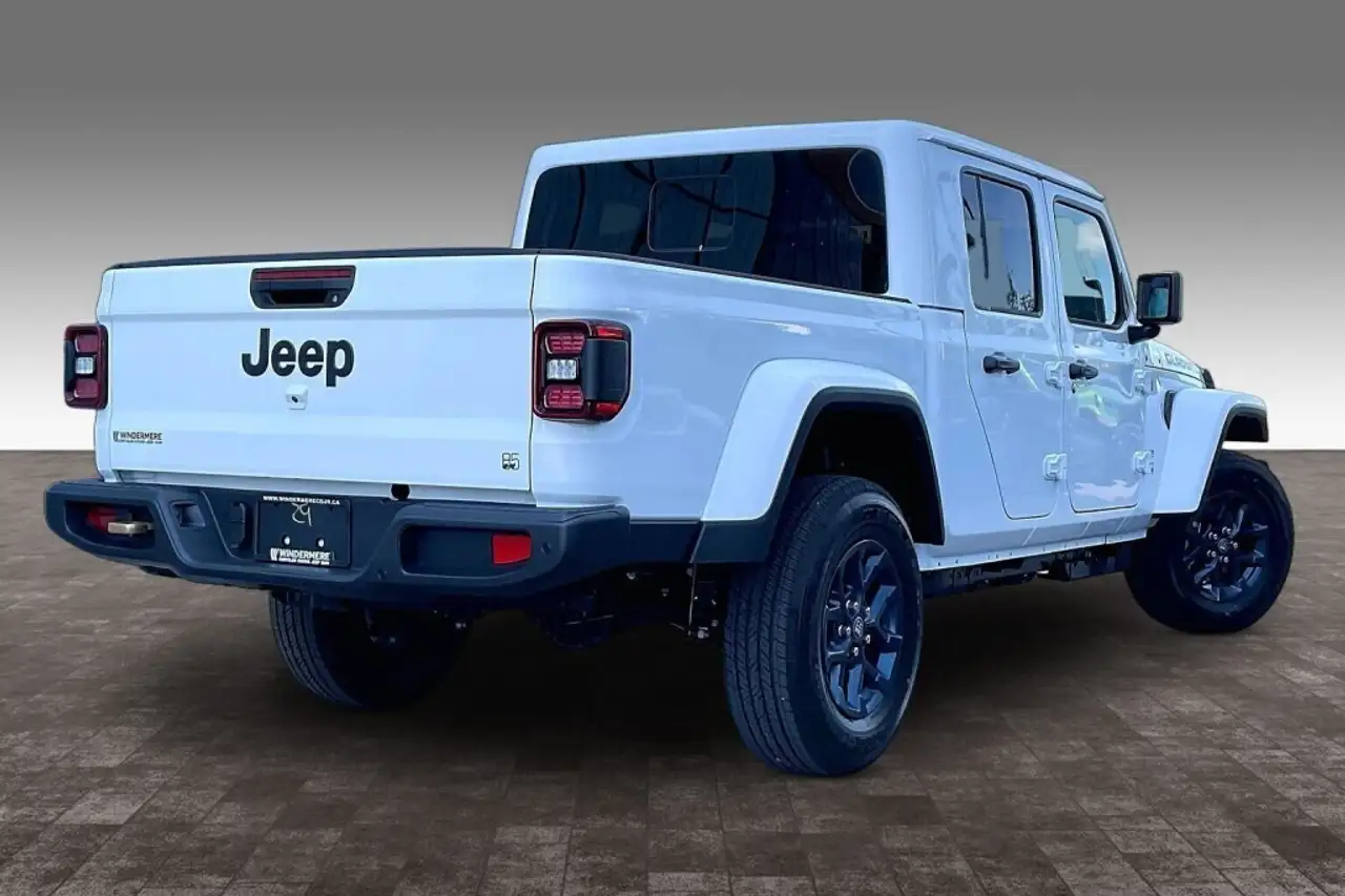 Jeep Gladiator photo Jeep Gladiator