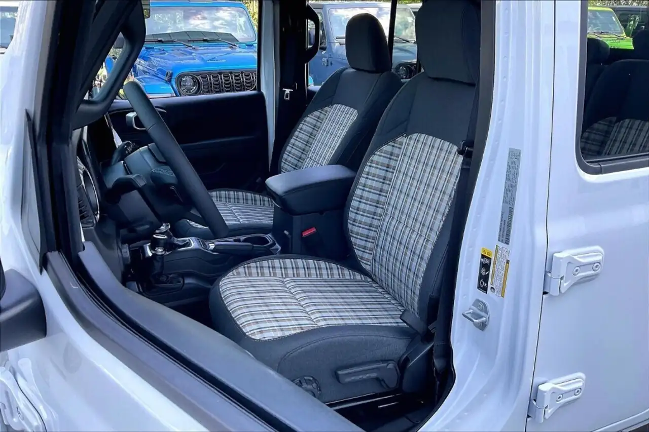Jeep Gladiator photo Jeep Gladiator