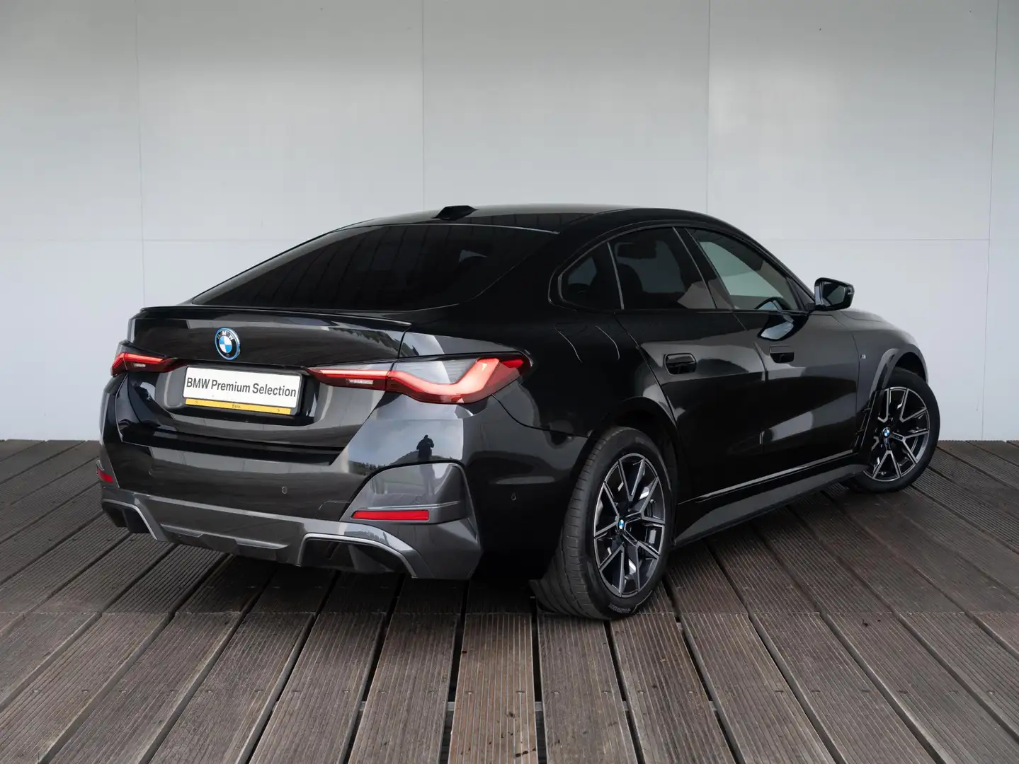 BMW i4 eDrive40 M Sport | Achteruitrijcamera | Stoelverwa Nero - 2