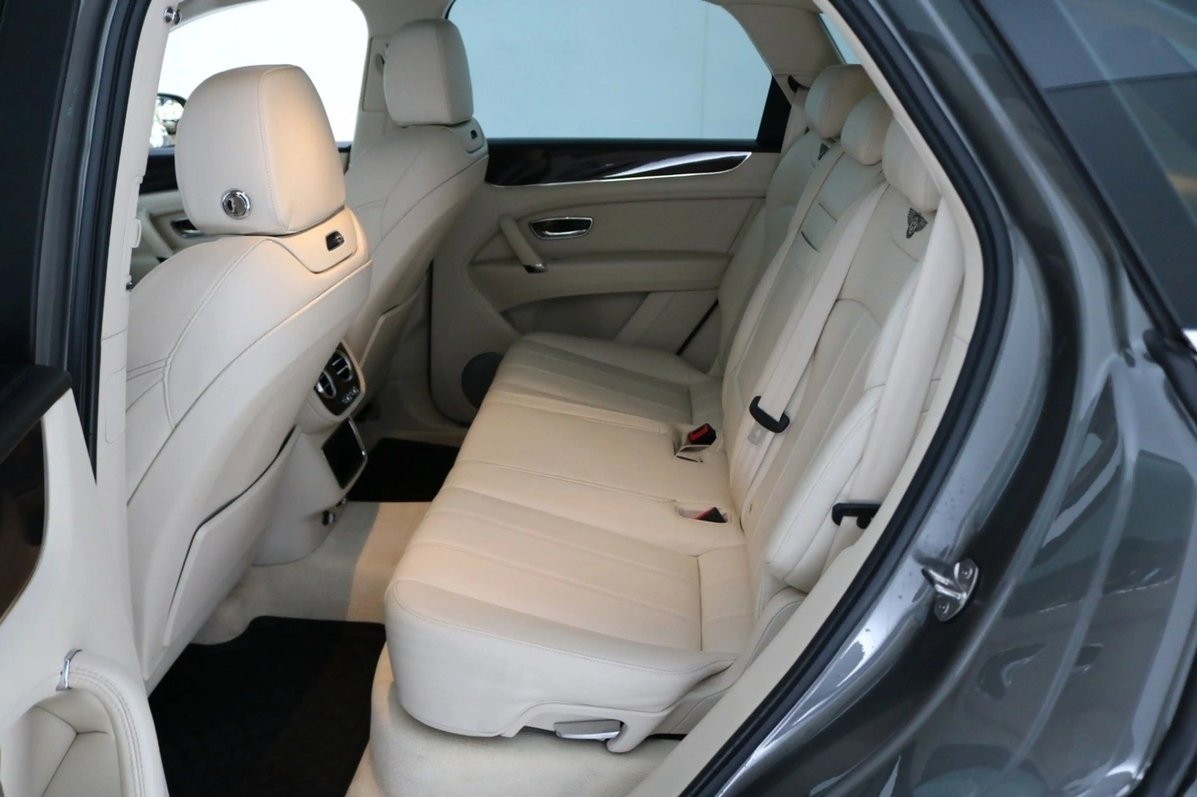 Bentley Bentayga 3.0 Hybrid 4WD Autom. — photo 13
