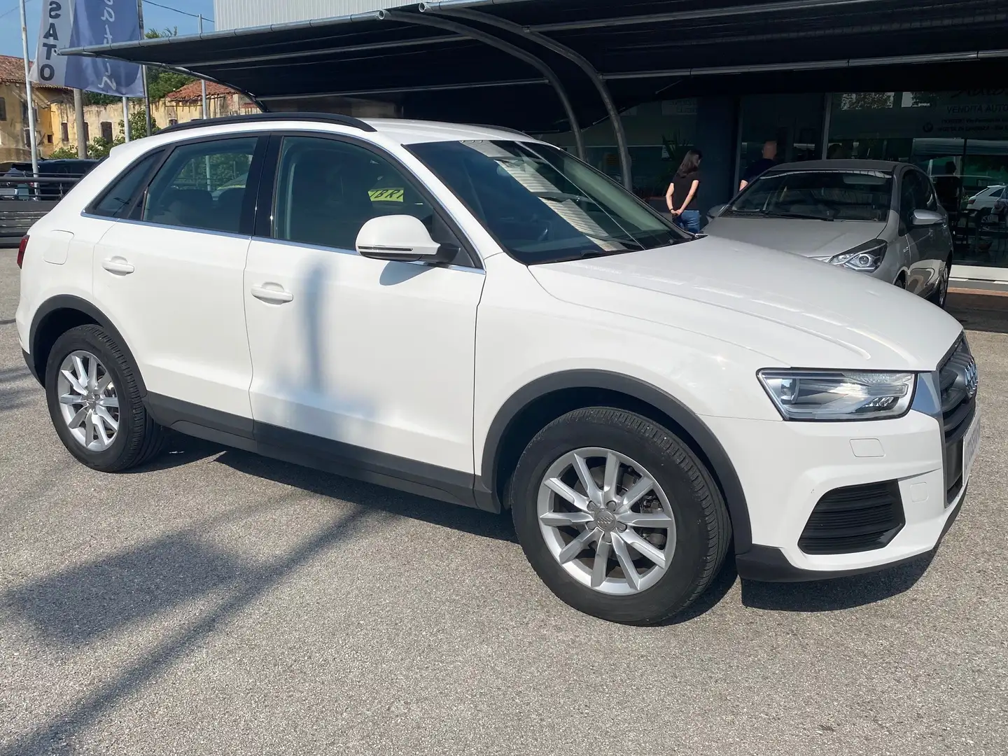 Audi Q3 Q3 2.0 tdi Business 150cv Blanc - 1