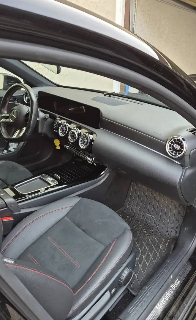 Mercedes-Benz A 200 AMG Linie Schwarz - 2