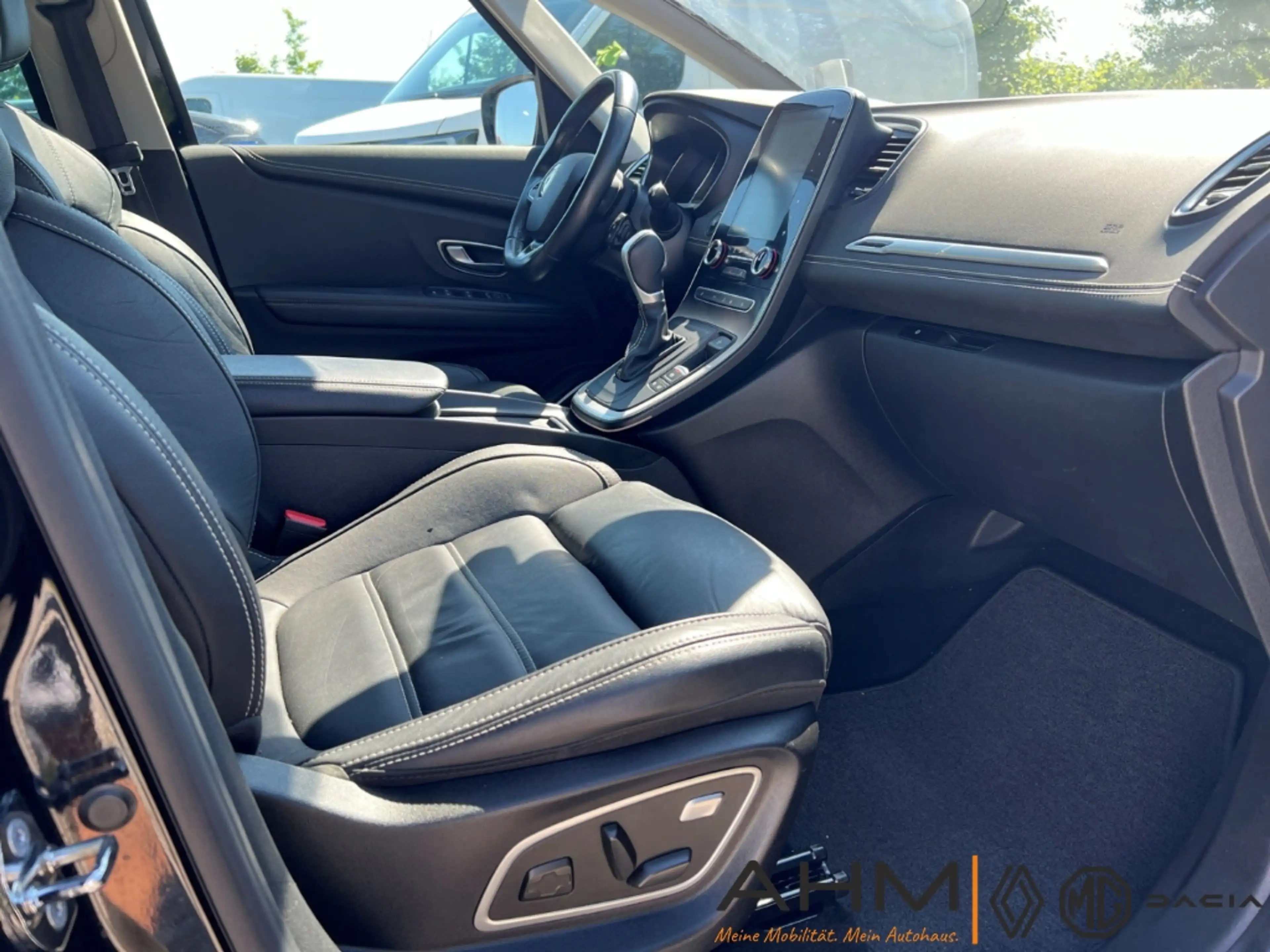 Renault Grand Scenic 1.3 TCe Executive BOSE Winter P. — photo 14