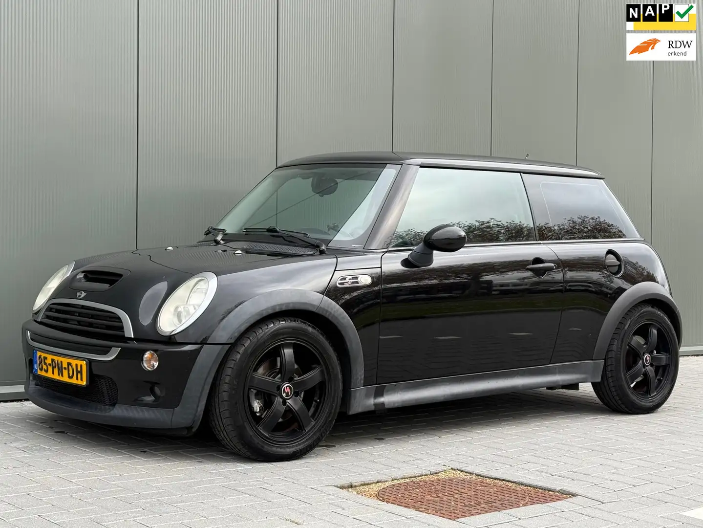 MINI Cooper S 1.6, Leder, Airco, Nieuwe APK, NAP, Goed Onderhoud Zwart - 1
