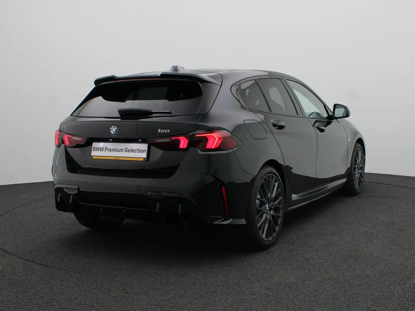 BMW 120 1 Serie M Sportpakket Pro | Premium Pack | Stuurwi Zwart - 2