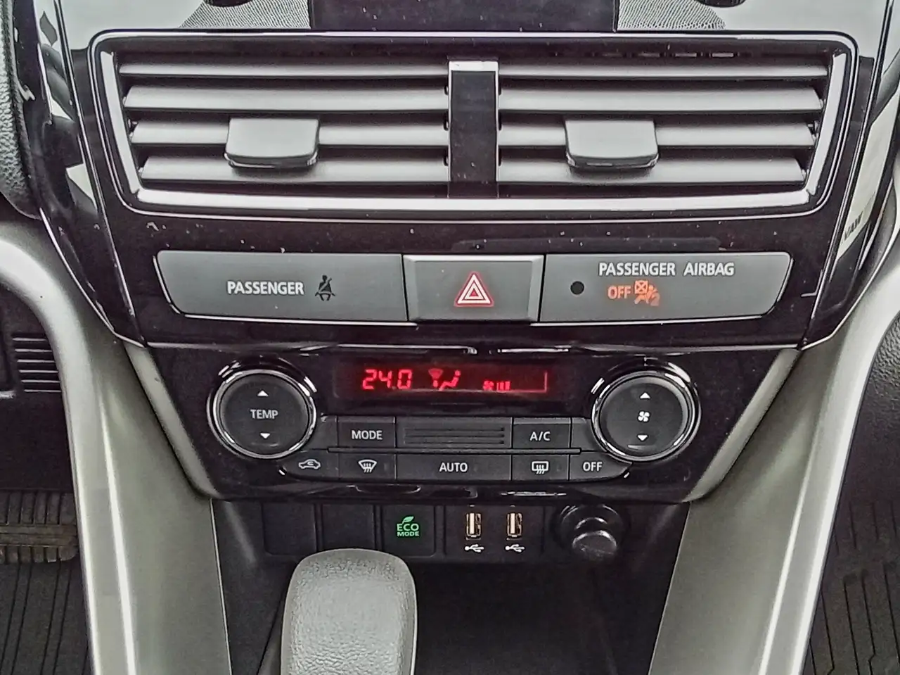 Mitsubishi Eclipse Cross снимка Mitsubishi Eclipse Cross
