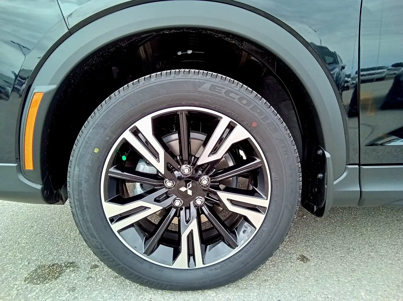 Mitsubishi Eclipse Cross снимка Mitsubishi Eclipse Cross