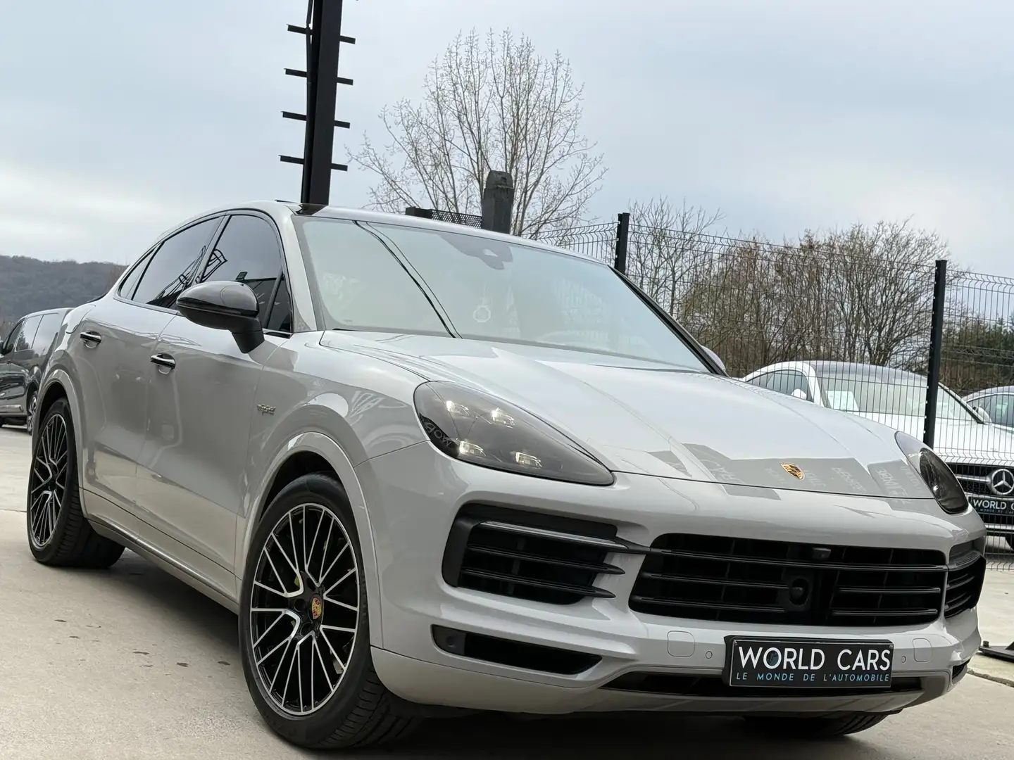 Porsche Cayenne 3.0i V6 PHEV SOFT C. KEYLESS DISTRO EXHAUST PNEUMA Gris - 2