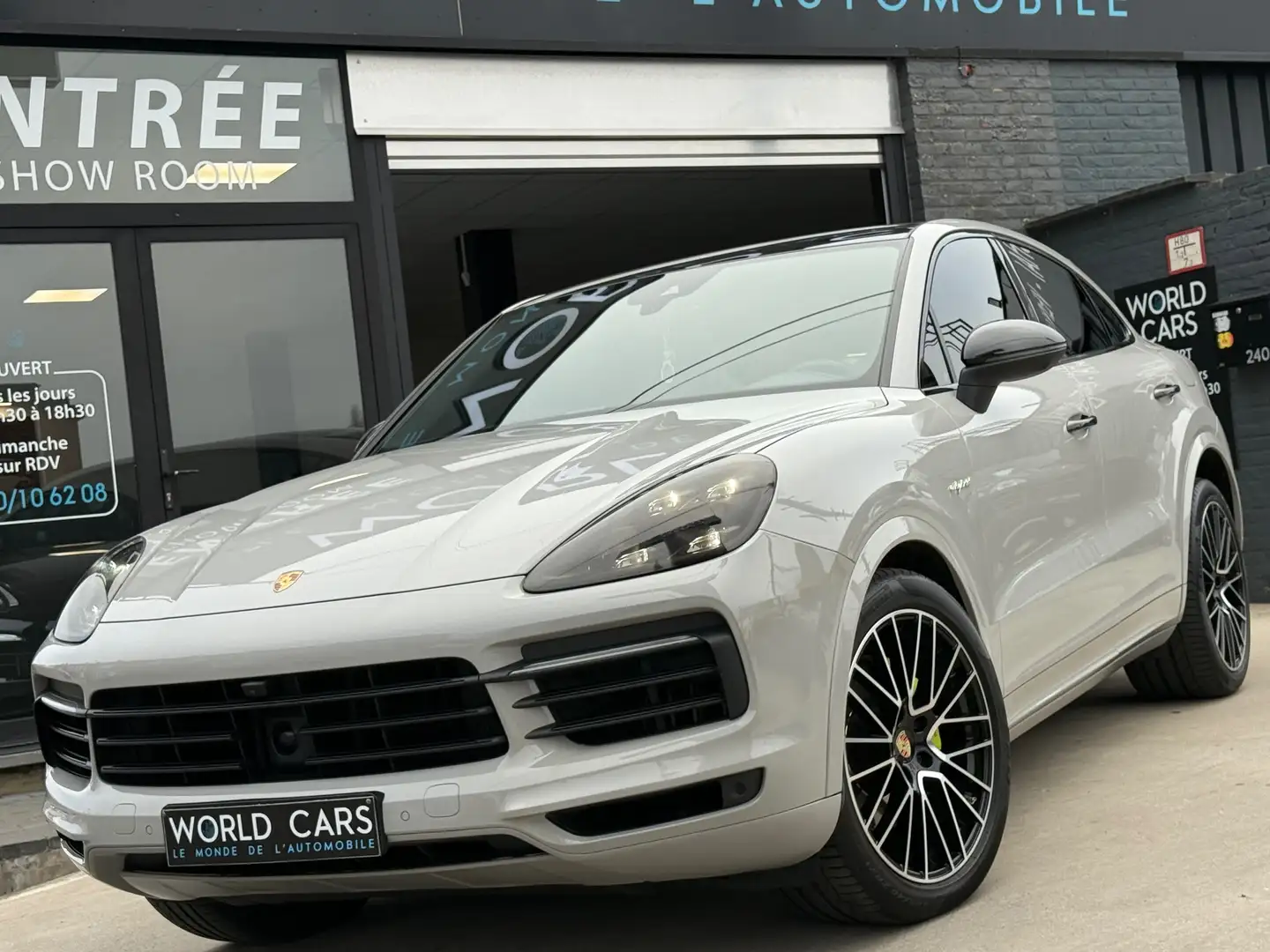 Porsche Cayenne 3.0i V6 PHEV SOFT C. KEYLESS DISTRO EXHAUST PNEUMA Gris - 1