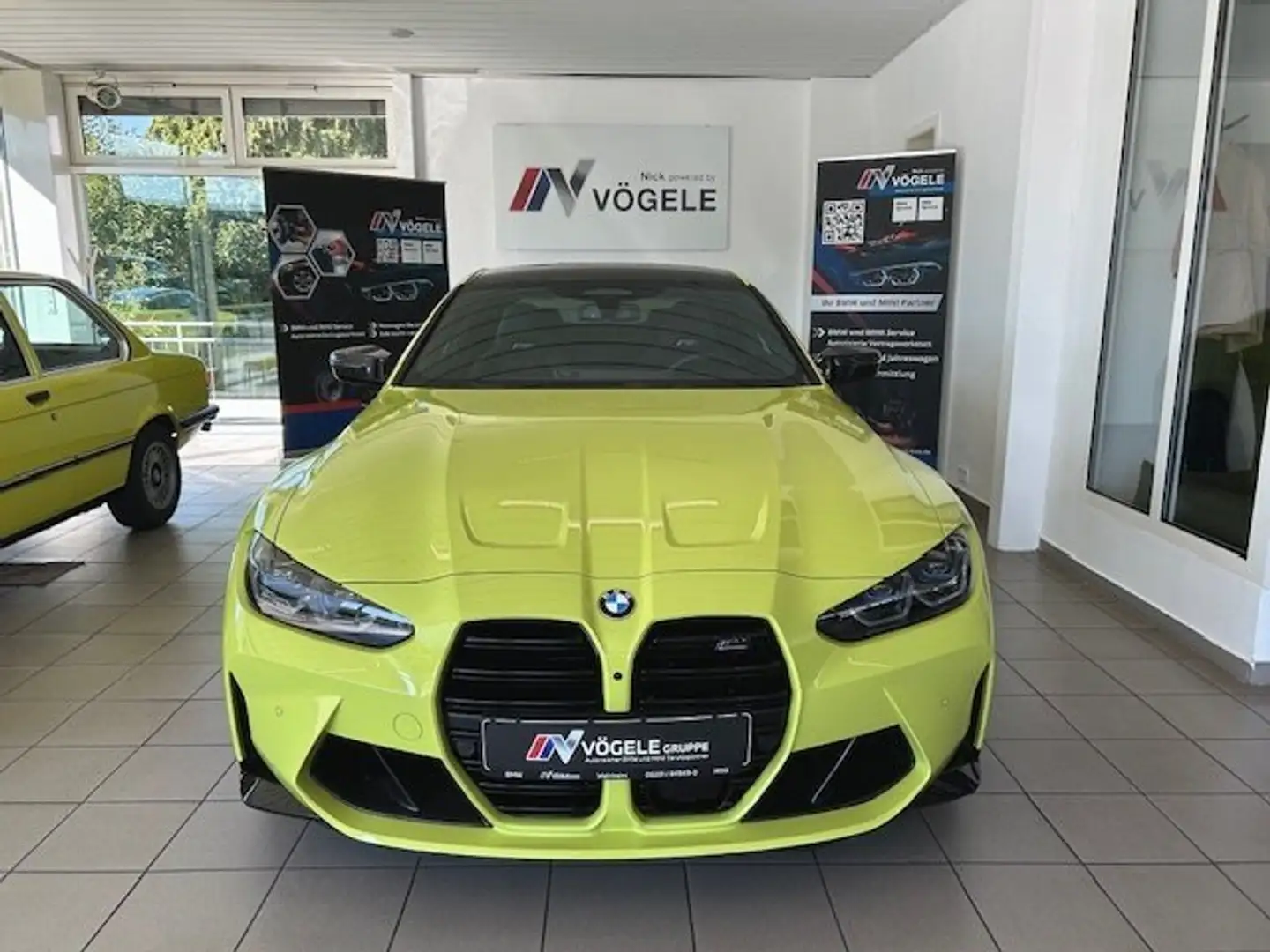 BMW M4 xDrive Competition M Drive Profess. Alarmanlage Gelb - 1